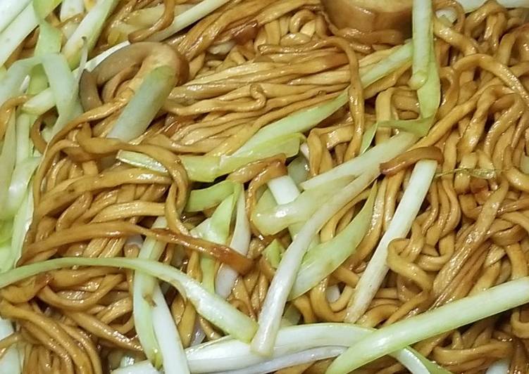 Easiest Way to Prepare Super Quick Homemade Chinese E-U Noodles with straw mushroom 幹燒伊麵