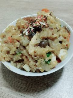 鹹蛋洋蔥菇菇雞肉炊飯 的食譜成品照片