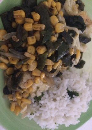 Una foto de Rajas con elote