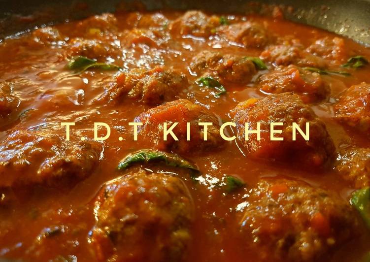 Bola daging cincang mandi saos tomat 🍅😄