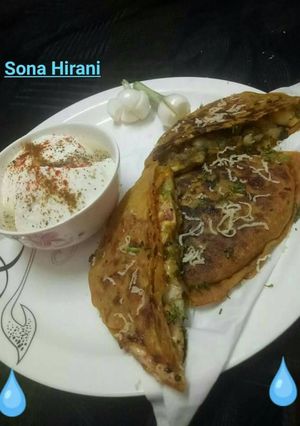 A picture of Pani puri pizza paratha.