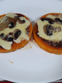 Una foto de Pizzetas de calabaza