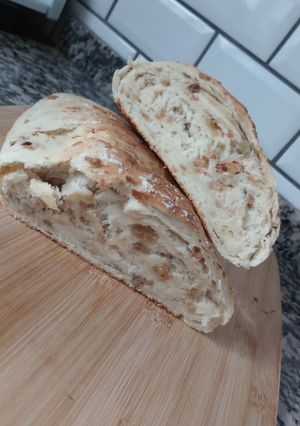 Una foto de Pan casero con chicharrón