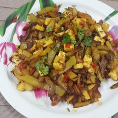 A picture of Aloo and paneer bhaji.