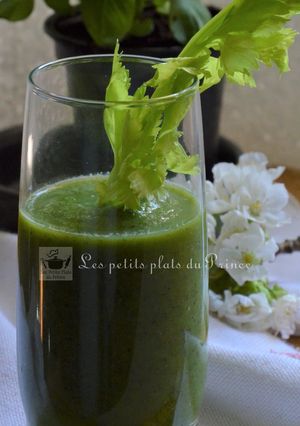 Une photo de Green smoothie aux pousses d'orties