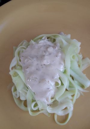 Una foto de Fideos de zucchini con salsa de Jerez