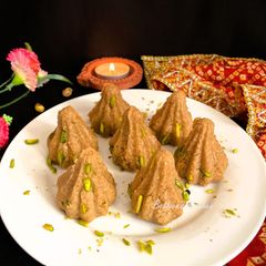 Nolen Gurer Millet Oats Modak A picture of Nolen Gurer Millet Oats Modak.