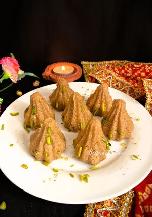 A picture of Nolen Gurer Millet Oats Modak.