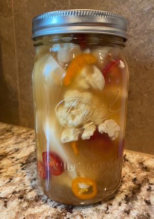 A picture of Spicy Pickled Cauliflower.