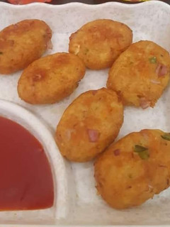 कटलेट (Cutlet recipe in hindi) रेसिपी मुख्य फोटो