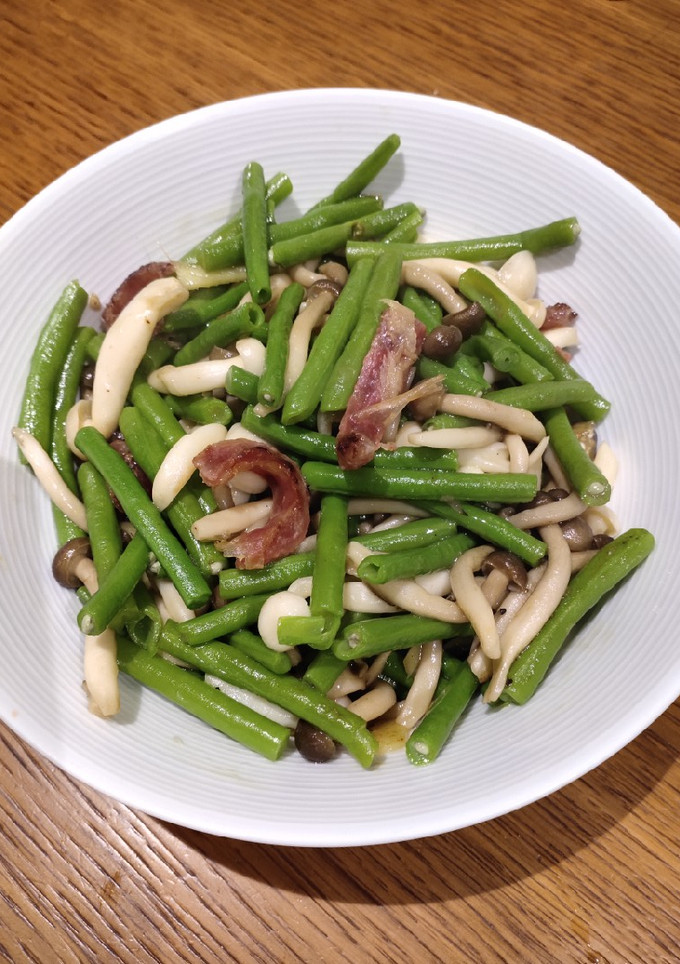 A picture of Sauteed String Beans with Shimiji Mushrooms.