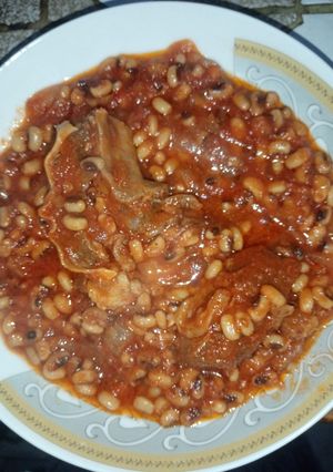 صورة لوصفة لوبيه مطبوخه بلحمه 😋🥘