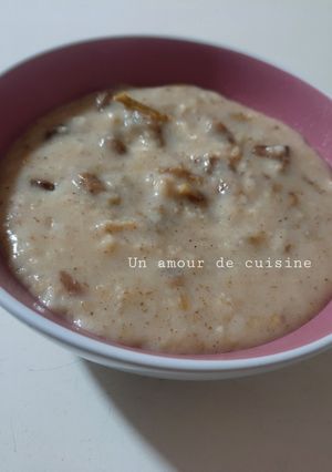 Une photo de Porridge avoine dattes cannelle 🥣