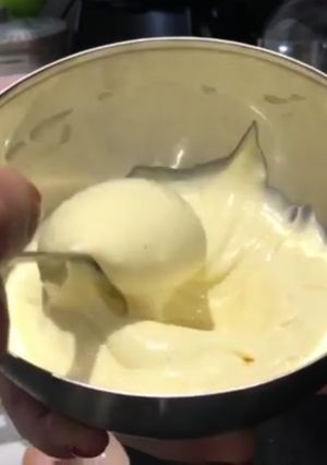 Una foto de Salsa alioli