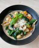 Creamy pasta with veggies