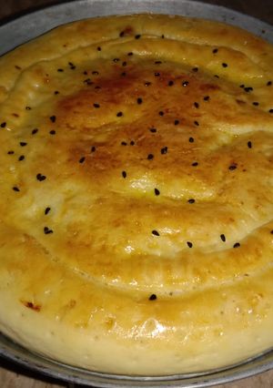A picture of Chicken & cheese Naan.