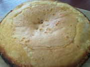 Una foto de pan de maíz en licuadora