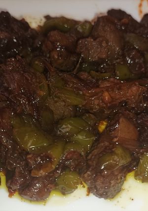 صورة لوصفة كبد خروف مع البصل والفلفل الحلو بنننننة!!!🍖🥩🍖🥩🥘