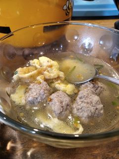 Foto resep Thai pork and omelette soup by Marion's kitchen