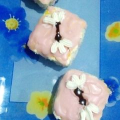 Icing pastry/Hard Butter Cream Pastry/bachpan ki pastry A picture of Icing pastry/Hard Butter Cream Pastry/bachpan ki pastry.