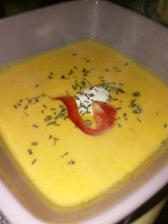 Una foto de Crema de zanahorias y jugo de naranja Katly