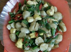 Foto resep Tumis bakso tahu bunga bawang merah saus tiram
