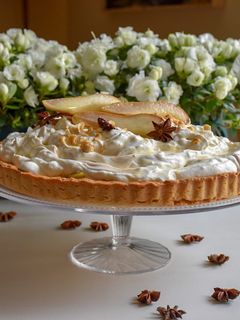 Foto di Crostata con pere cotte all'anice stellato e crema di anacardi