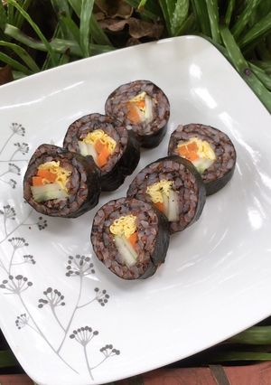 Hình của món Kimbap Gạo Lứt.
