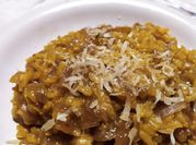 Una foto de risoto con arroz integral