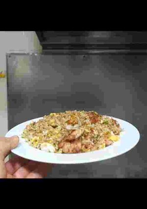 Una foto de Arroz chaufa de pollo (arroz chino peruano)