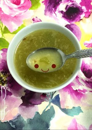 Una foto de Sopa de apio light なな紫٩(๑❛ᴗ❛๑)۶。
