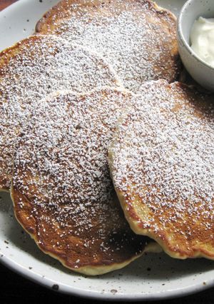 A picture of Apple Pancakes.