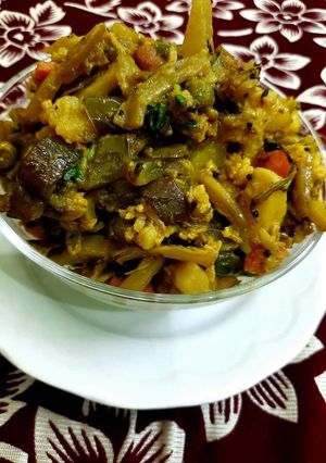 লাবড়া (Labra recipe in Bengali) রেসিপির প্রধান ছবি