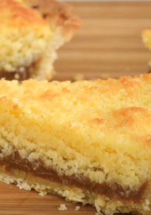 Una foto de Tarta de coco y dulce de leche