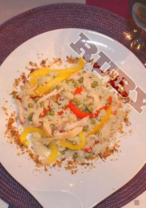 Hình của món Cơm Trộn Gà Xé.
