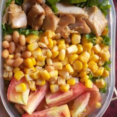 A picture of Chicken salad & mayo sauce.