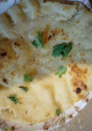 A picture of Creamy naan.