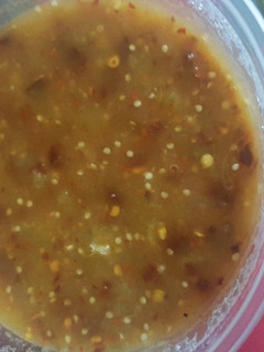 Una foto de Salsa de tomatillos y chiles de árbol