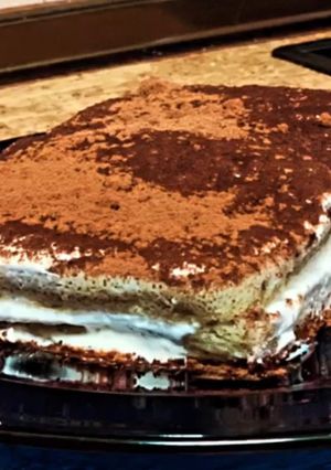 Una foto de Tiramisú fit con crema de limón 🍋😋
