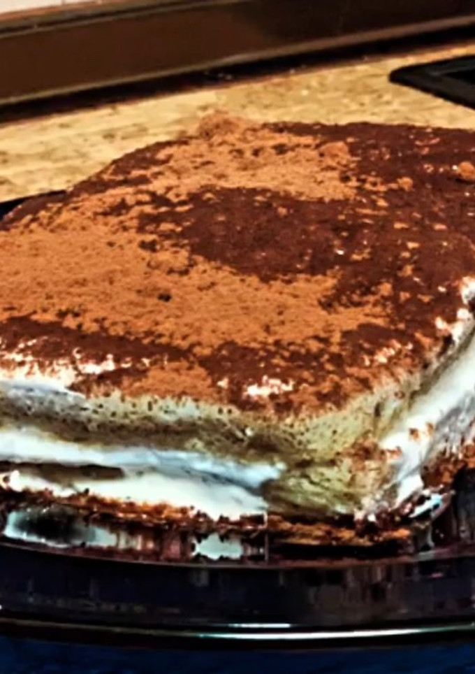 Una foto de Tiramisú fit con crema de limón 🍋😋