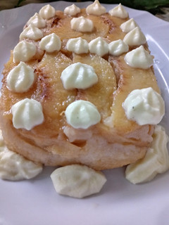 Una foto de Torta de duraznos al caramelo