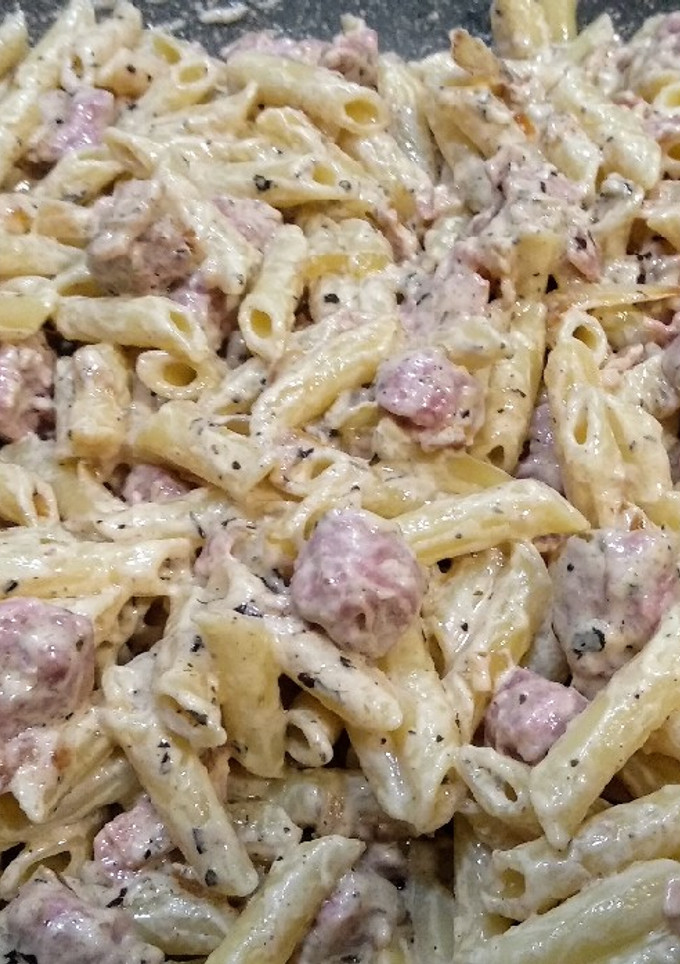 Una foto de 💜 Pasta con queso crema y salchichas frescas s/lactosa