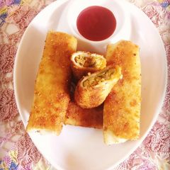 A picture of Chicken Pan Rolls.