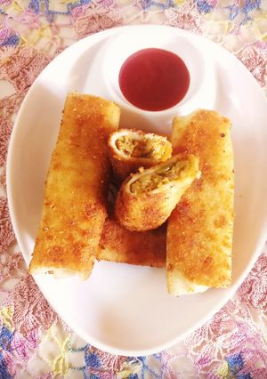 A picture of Chicken Pan Rolls.
