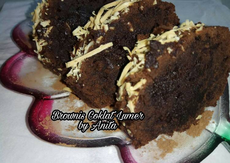 15. Brownis Coklat Lumer 🍰