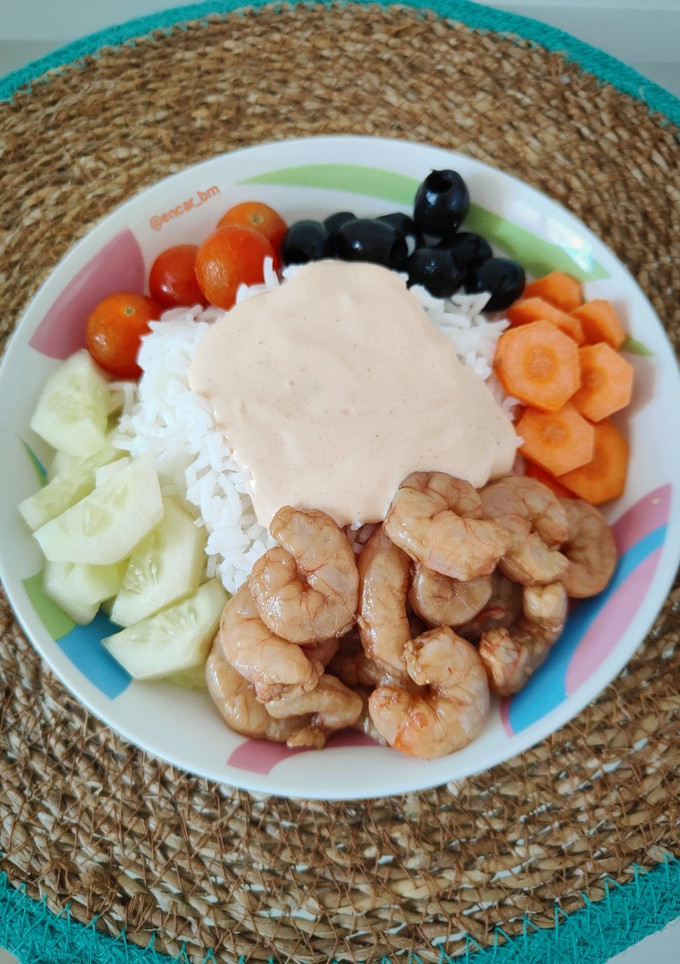 Una foto de Poke bowl de gambas