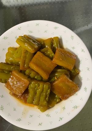 燜燒苦瓜 的食譜成品照片