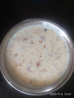 દૂધપાક (Doodh Pak Recipe In Gujarati) રેસીપી મુખ્ય ફોટો