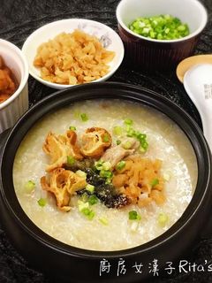 皮蛋瘦肉粥 的食譜成品照片