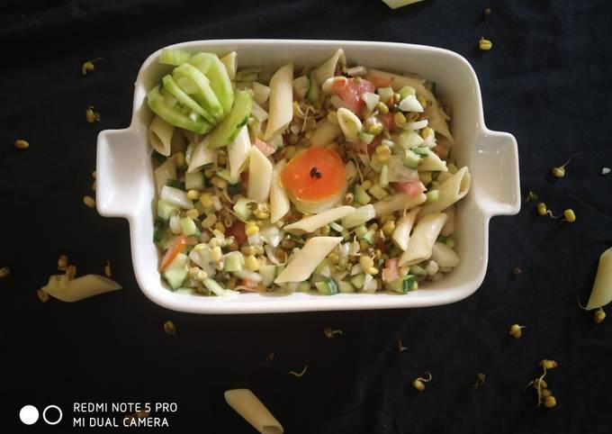 Pasta and sprout moong salad